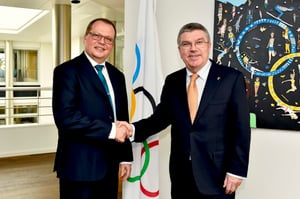 Lukas Hinder and Thomas Bach © IOC